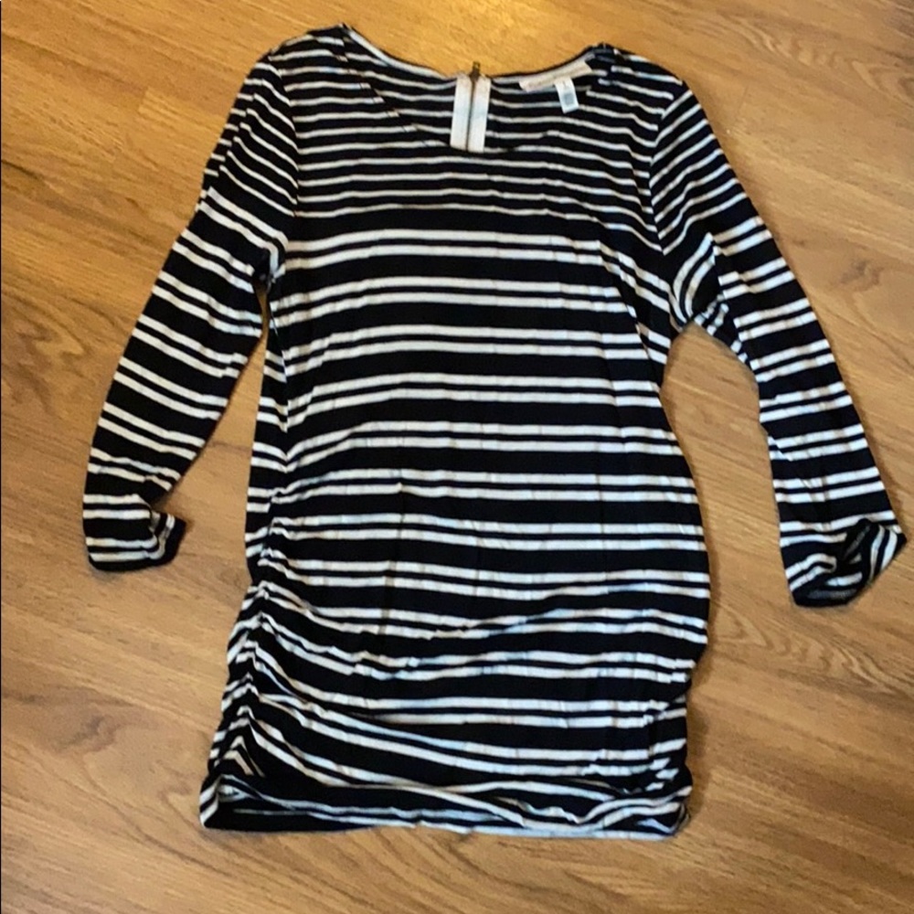 Jessica Simpson maternity top